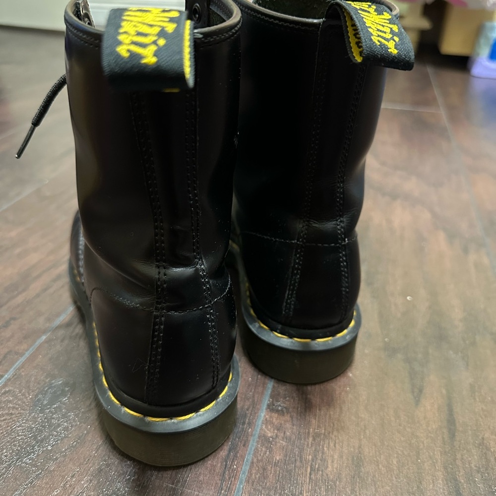 Dr. Martens 1460 Smooth Leather Lace-Up Boots Size 10 - Picture 3 of 13